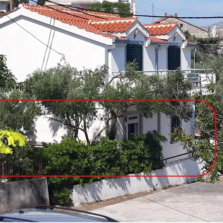 A 4 With Patio & Sea View Close To The