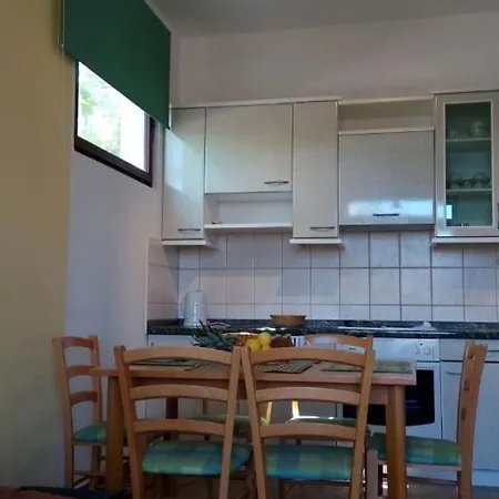 A 4 With Patio & Sea View Close To The