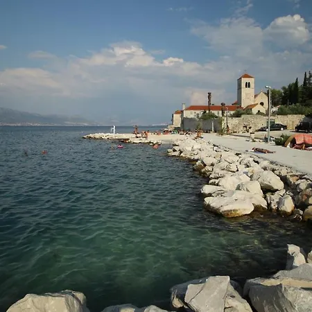 A 4 With Patio & Sea View Close To The Trogir