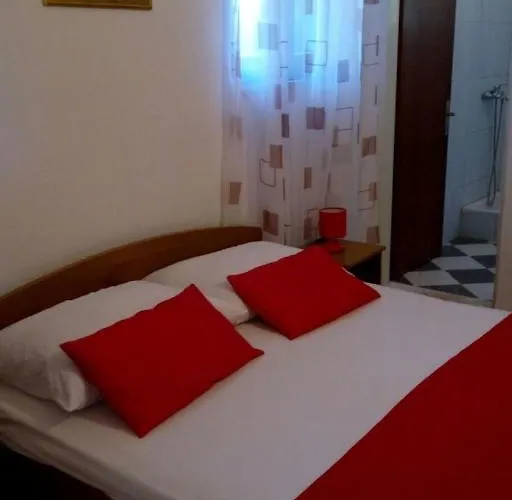 Apartman A4 With Patio & Sea View Close To The Trogir