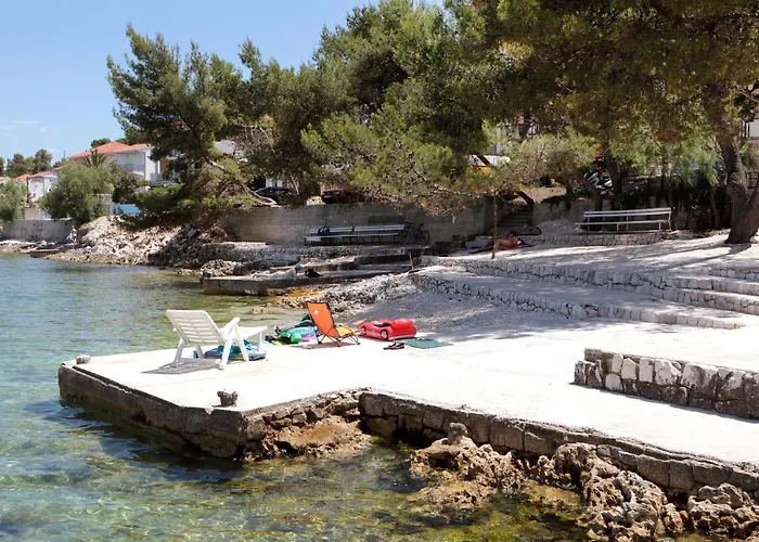 Apartman A4 With Patio & Sea View Close To The Trogir
