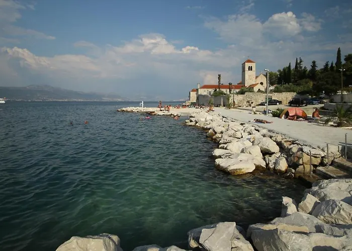 A4 With Patio & Sea View Close To The Trogir